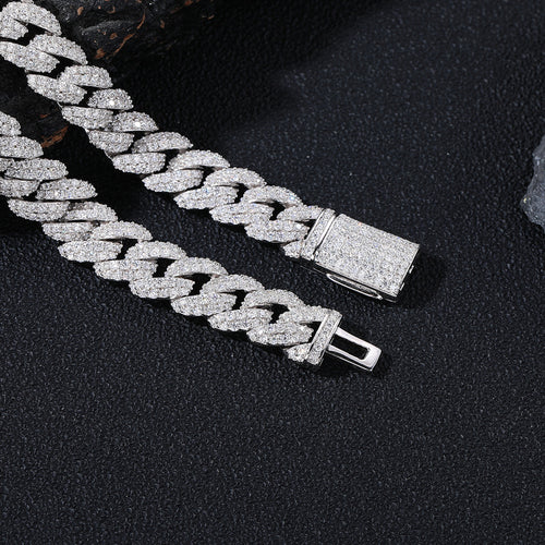 10mm moissanite Cuban chain box clasp and link detail