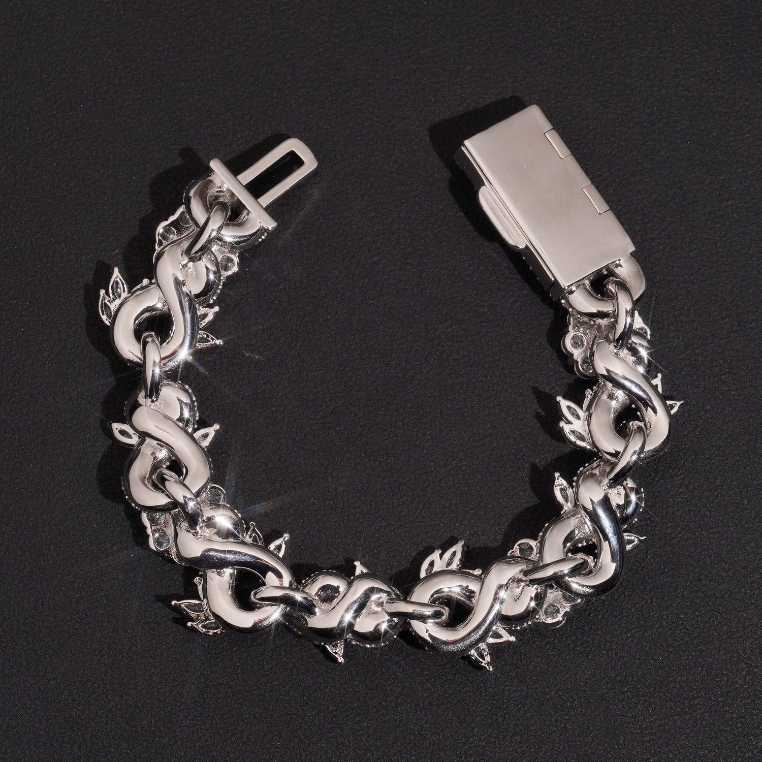 Back construction and clasp of the 15mm iced flower Cuban bracelet