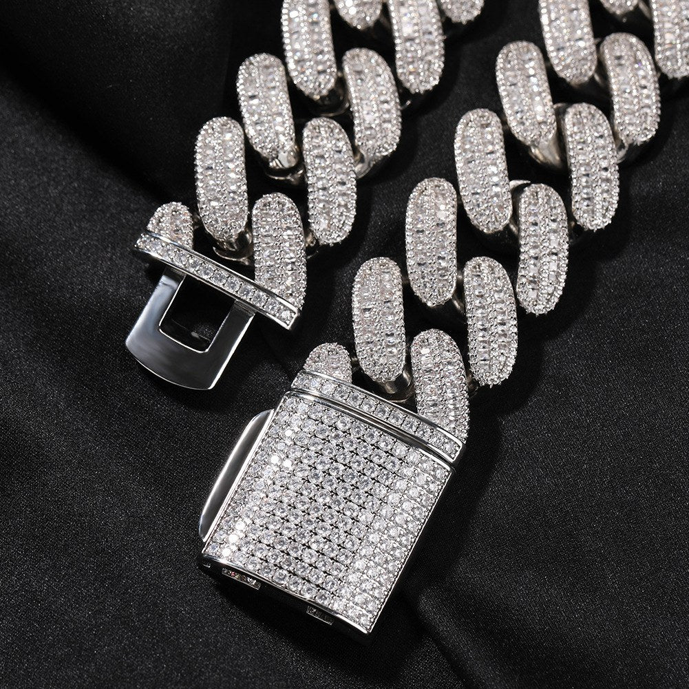 Silver 26mm iced Cuban chain box clasp and link detail