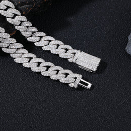 Moissanite Cuban jewelry box clasp and link detail