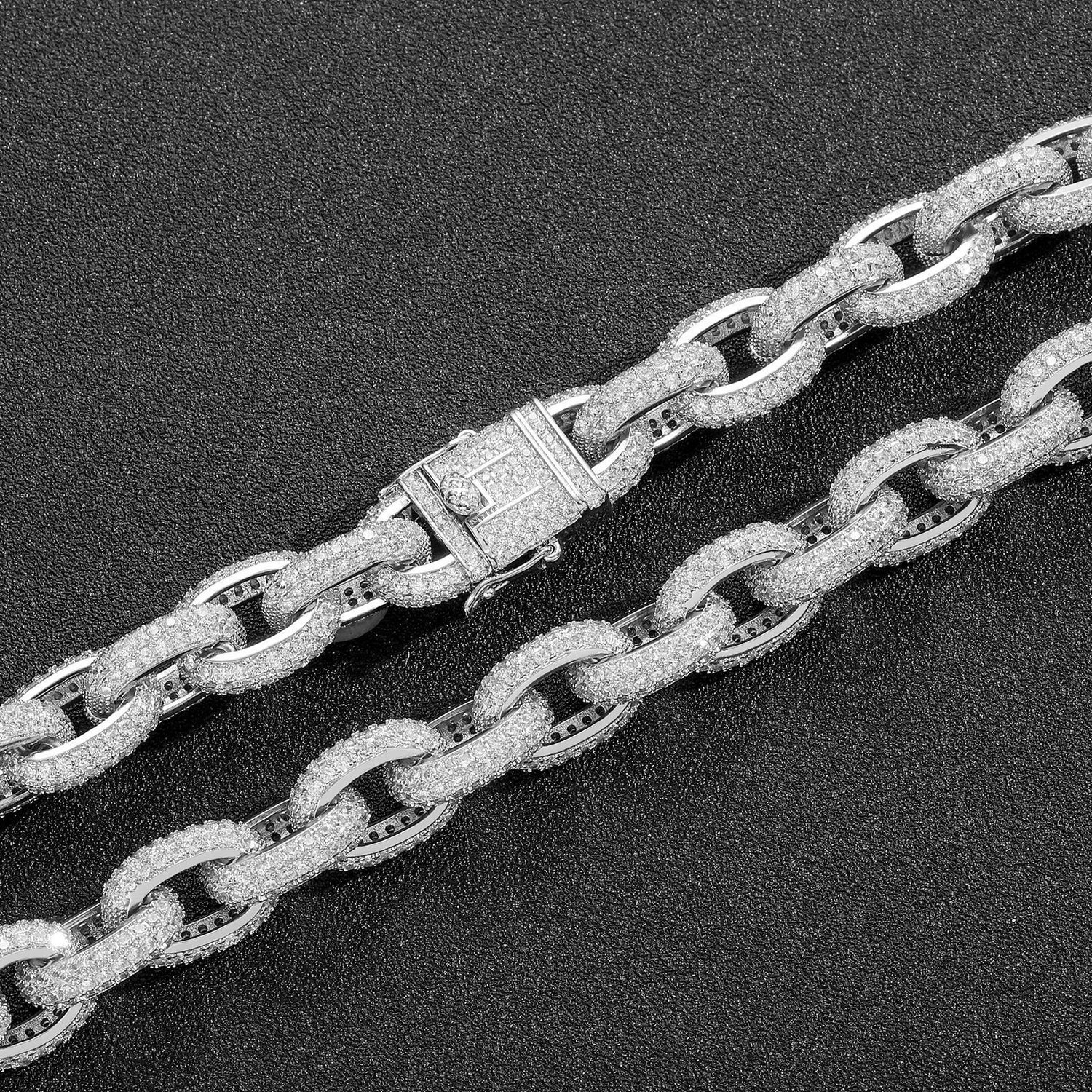Silver iced O-link chain and box clasp detail