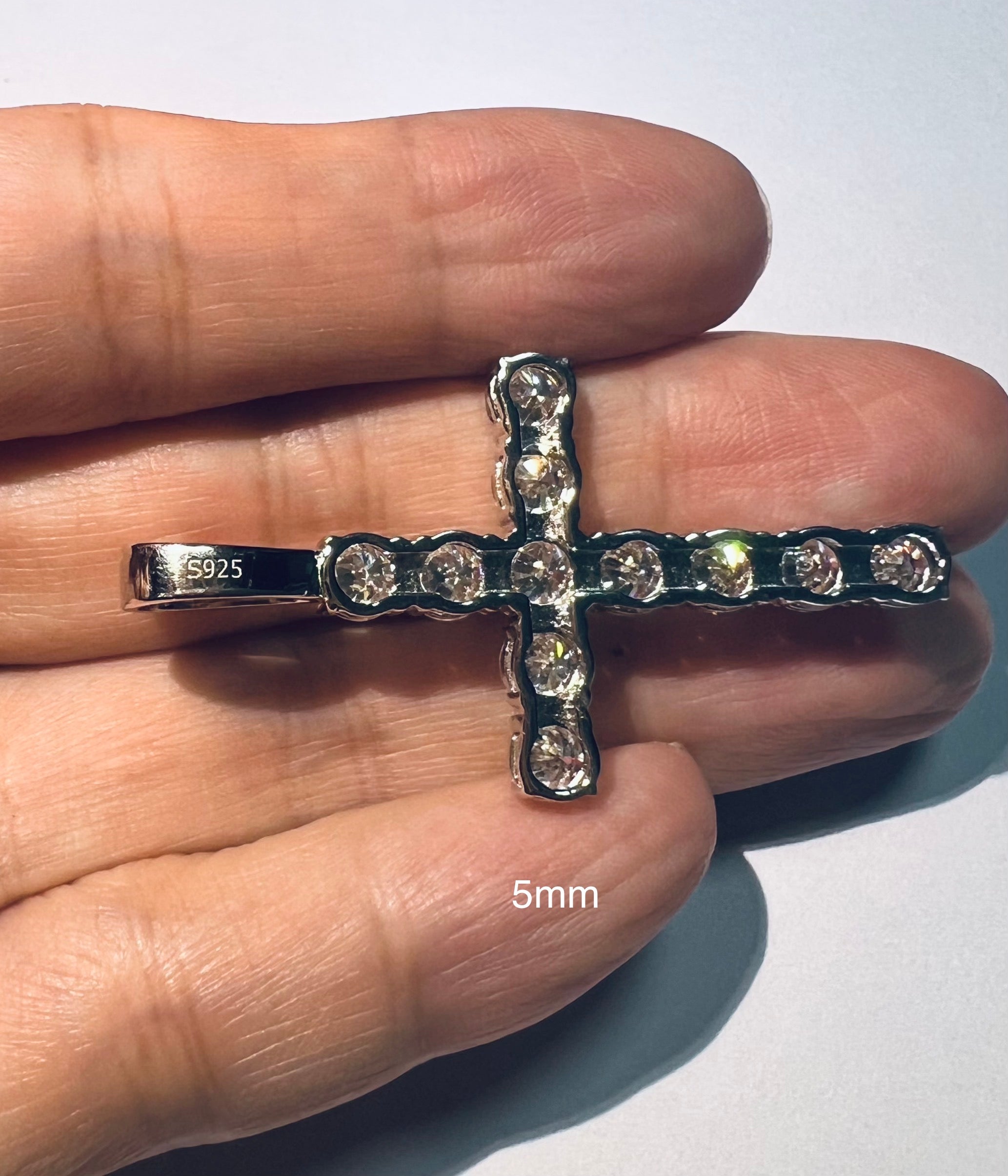 2-6.5mm VVS1 Moissanite 925 Sterling Silver Cross Pendant
