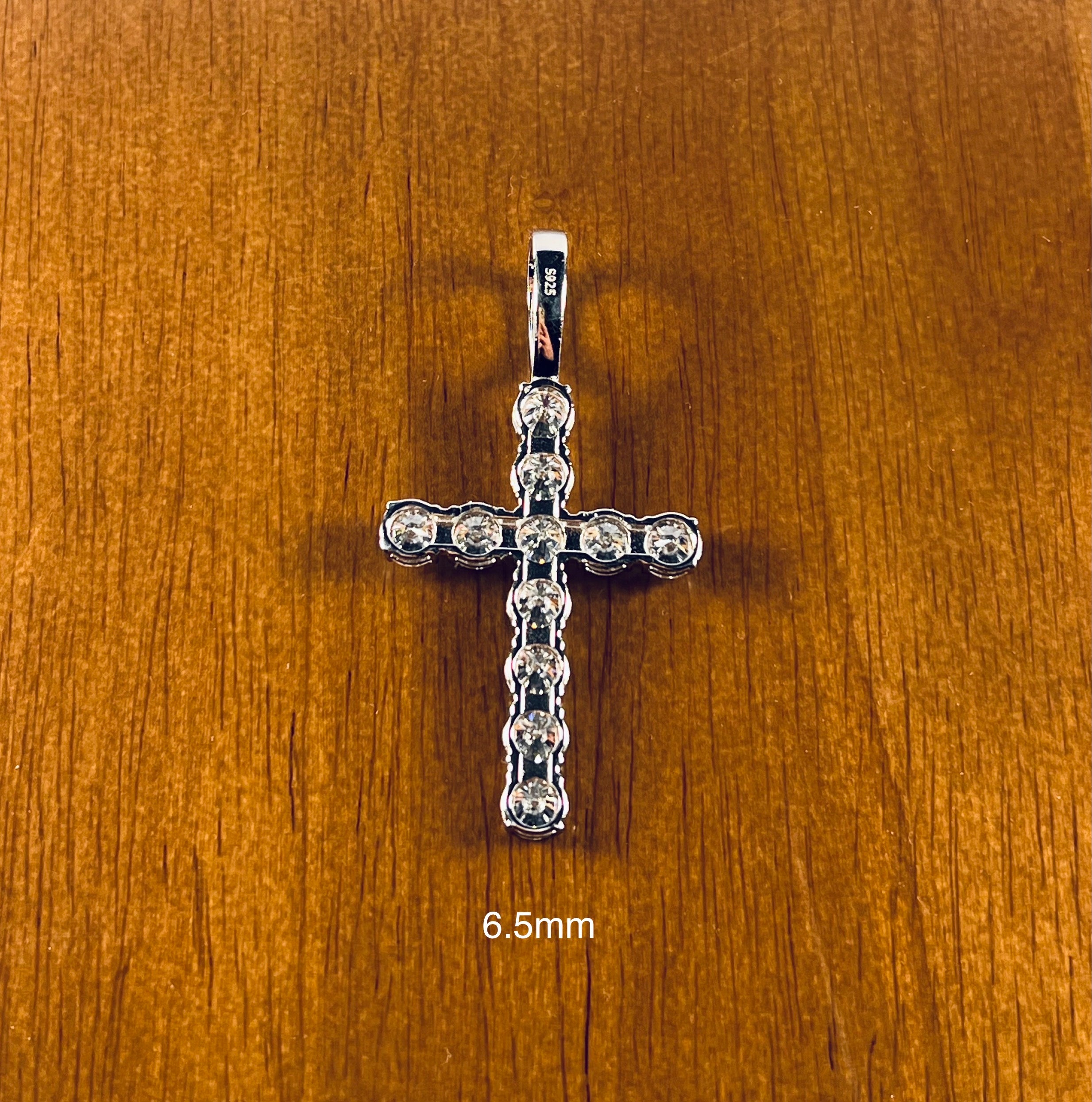 2-6.5mm VVS1 Moissanite 925 Sterling Silver Cross Pendant