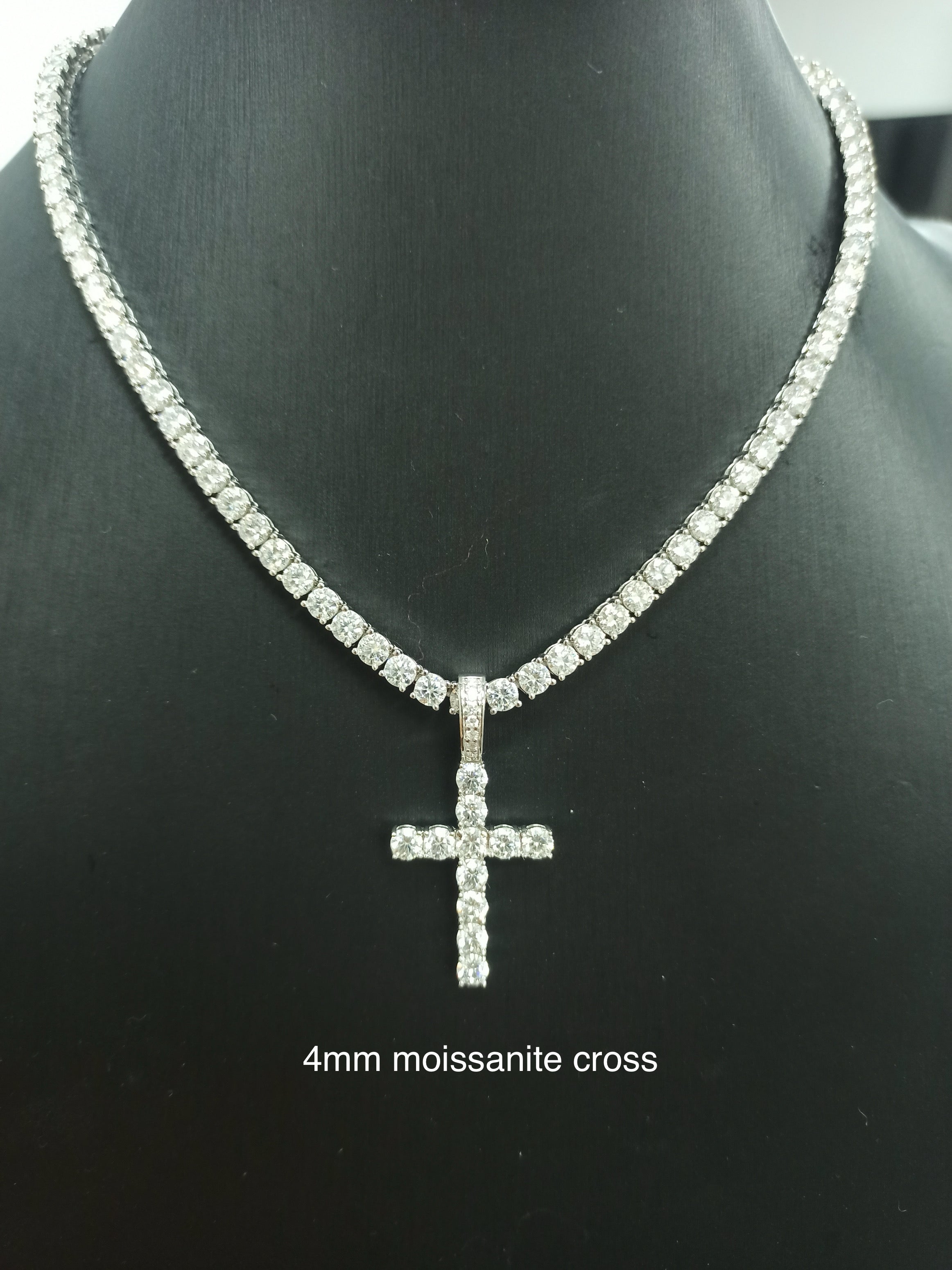2-6.5mm VVS1 Moissanite 925 Sterling Silver Cross Pendant