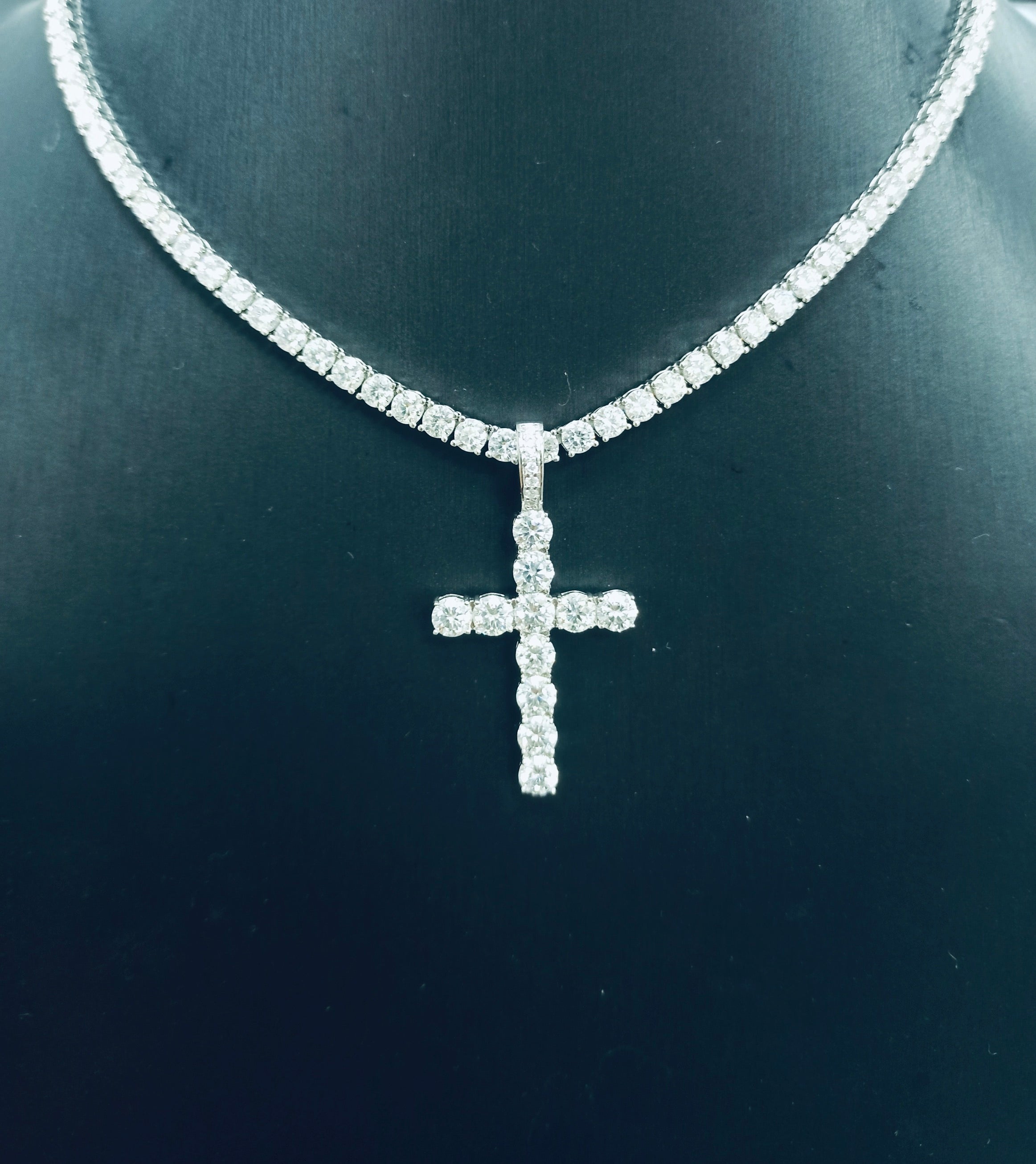 2-6.5mm VVS1 Moissanite 925 Sterling Silver Cross Pendant
