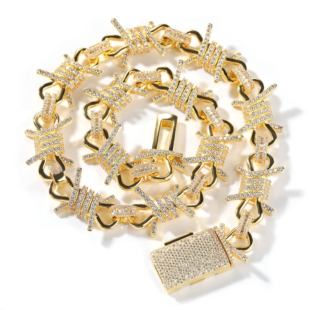Iced Barbed Wire Chain jewelry detail view 3