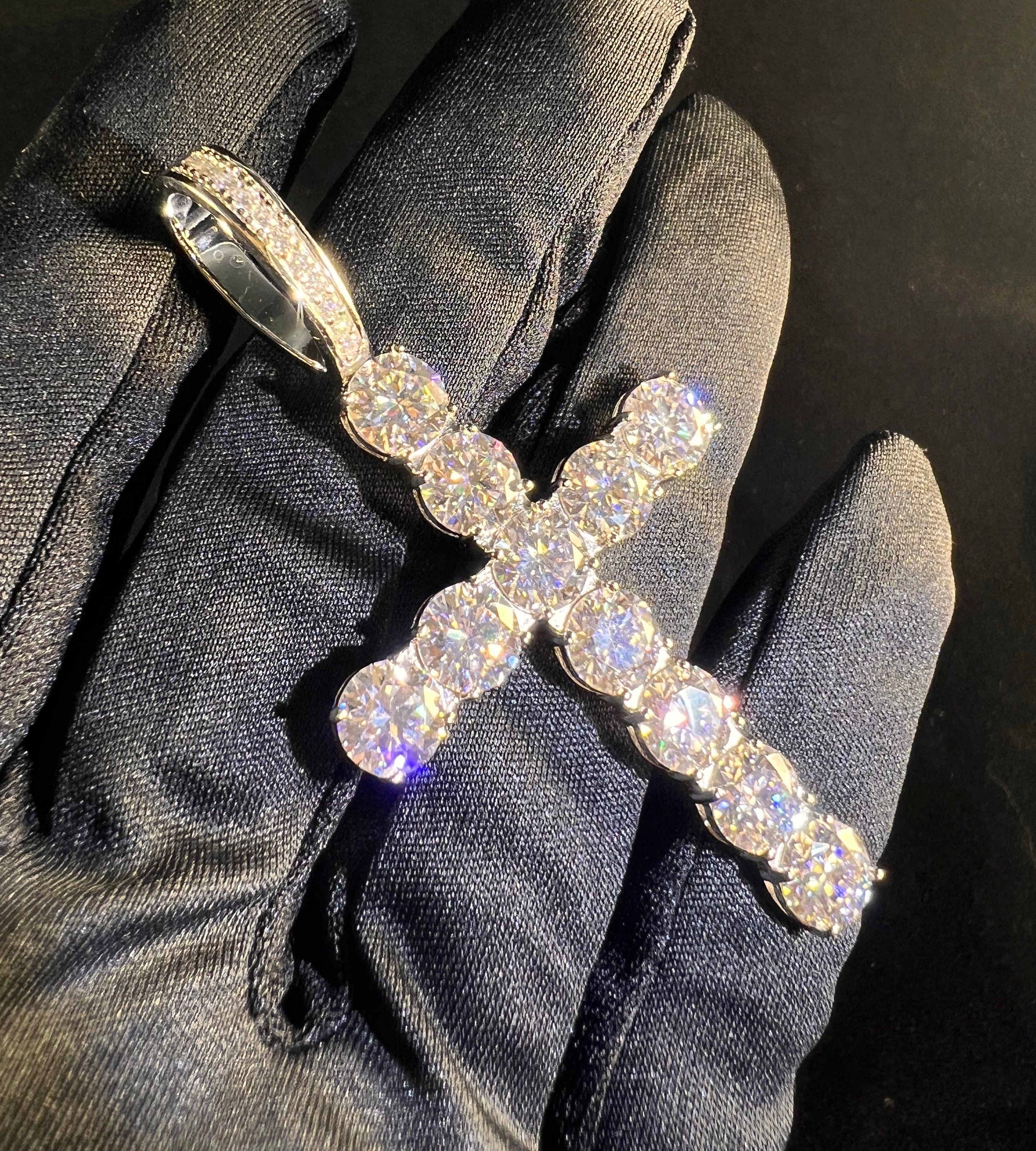 2-6.5mm VVS1 Moissanite 925 Sterling Silver Cross Pendant