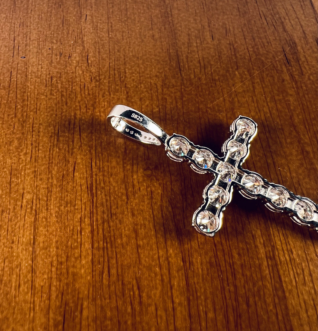 2-6.5mm VVS1 Moissanite 925 Sterling Silver Cross Pendant